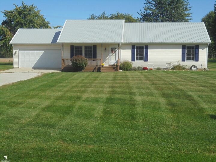 Property Photo: 794 Cove Road MI 48027-3506