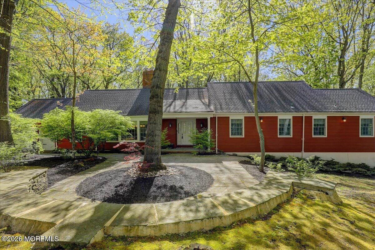 Property Photo:  6 Twin Brooks Court  NJ 07733 