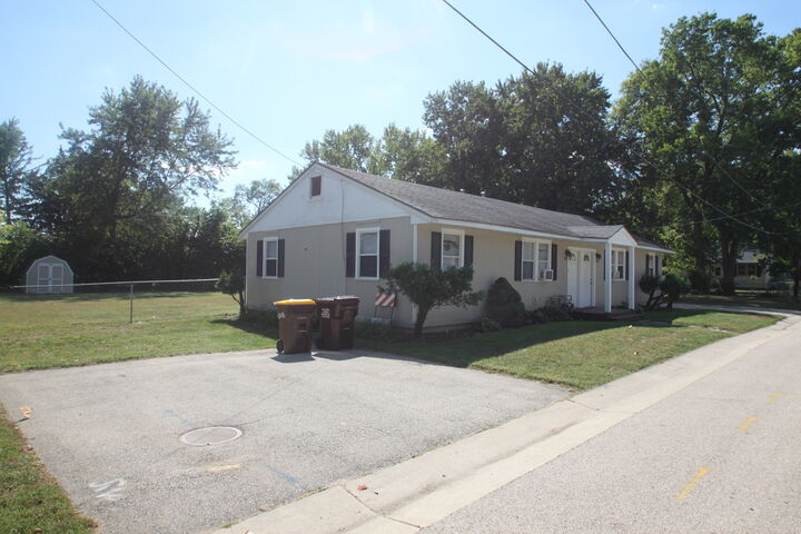 Property Photo: 1215 42nd Avenue IL 61109