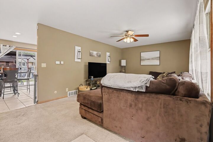 Property Photo: 155 Kay Street IL 60442