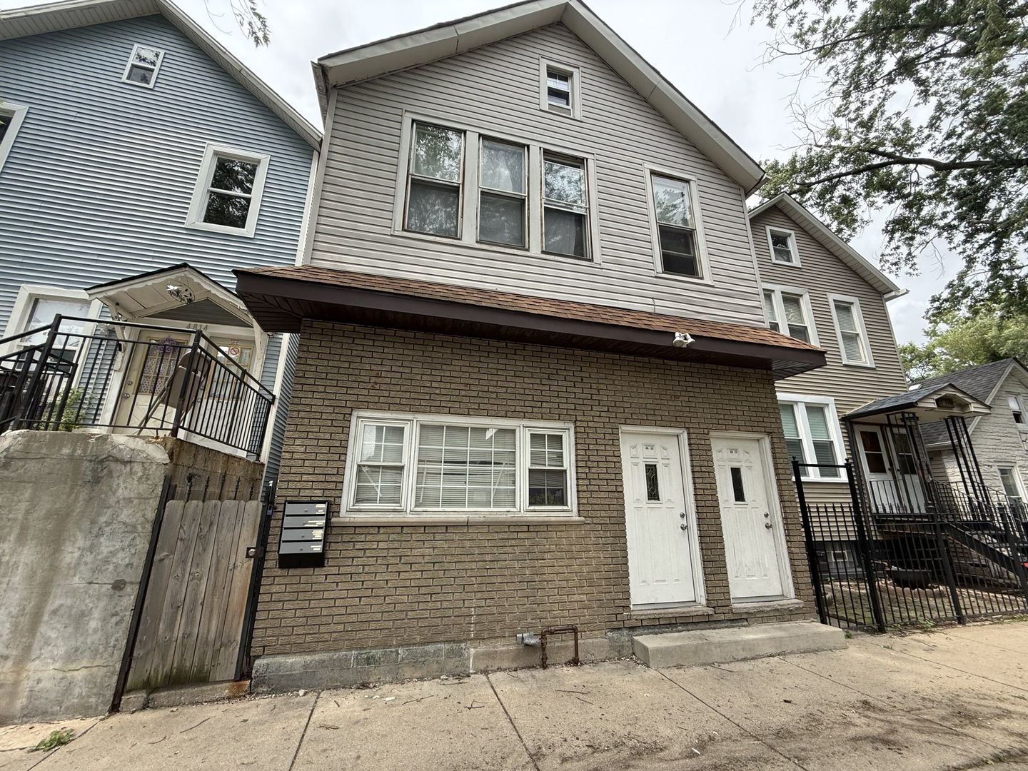 Property Photo: 4812 S Elizabeth Street IL 60609