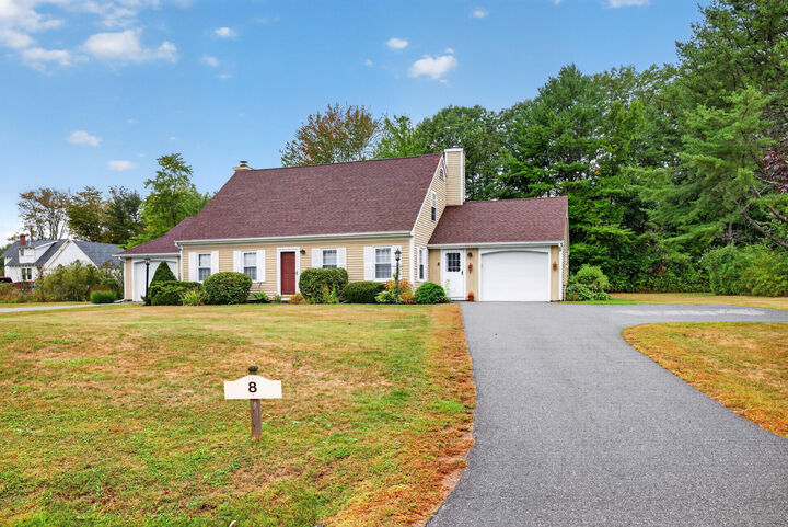 Property Photo:  8 Landing Drive 8  ME 04043 