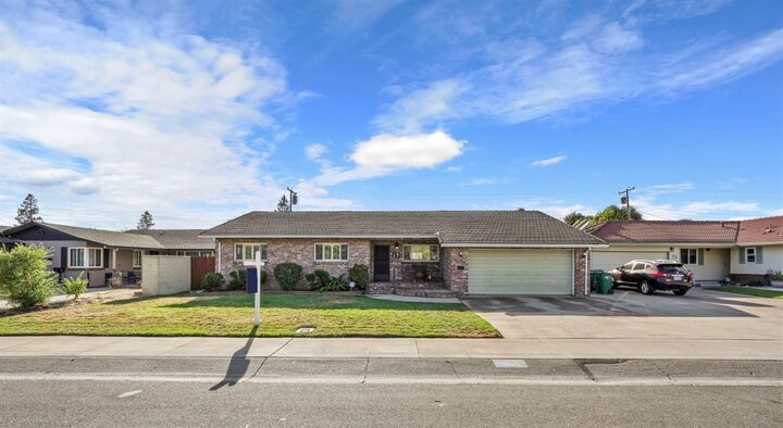 Property Photo: 19 N Wellington Way CA 95242