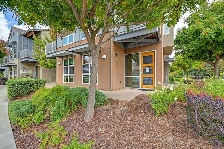 Property Photo:  2779 Del Rio Place  CA 95618 