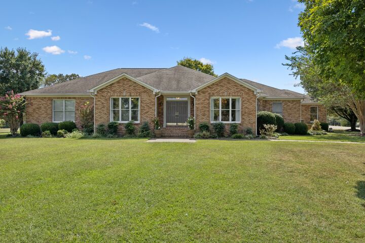 Property Photo: 23 Cardinal Ct W TN 38464