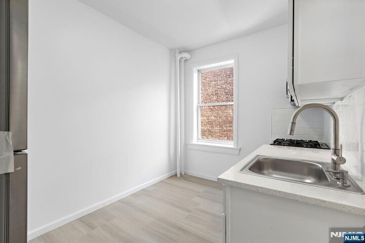 Property Photo:  137 Kensington Avenue 503  NJ 07304 