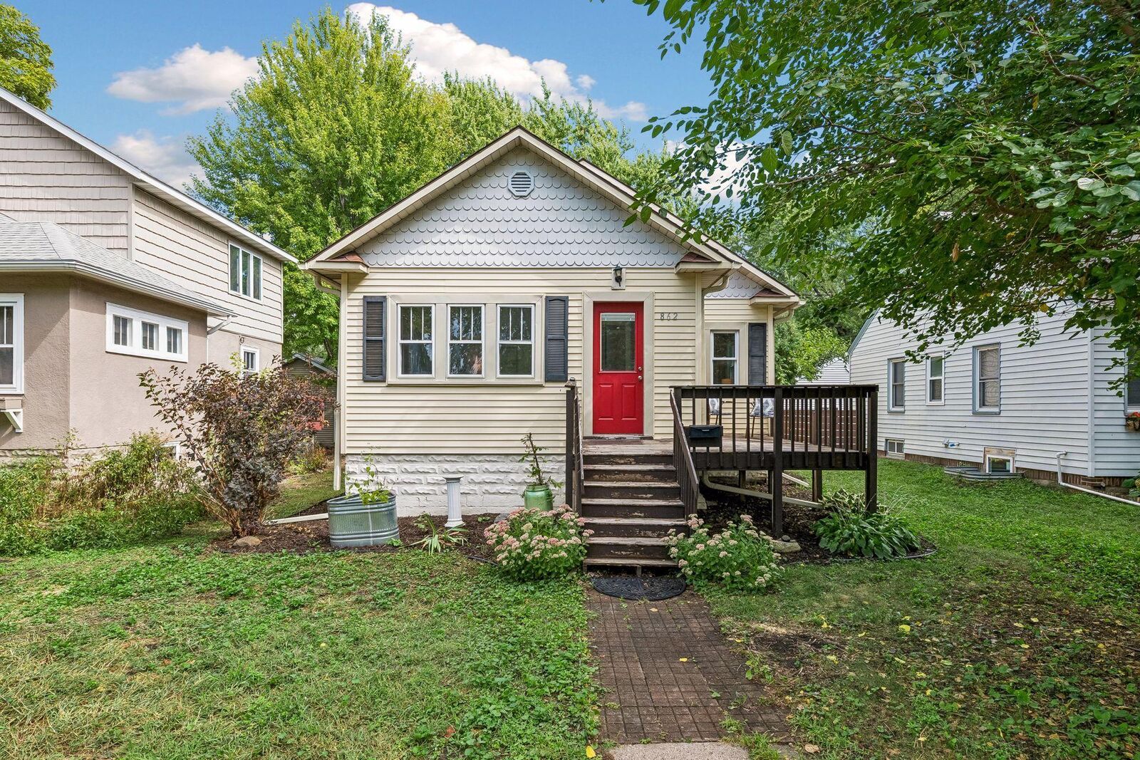Property Photo: 862 21st Avenue SE MN 55414