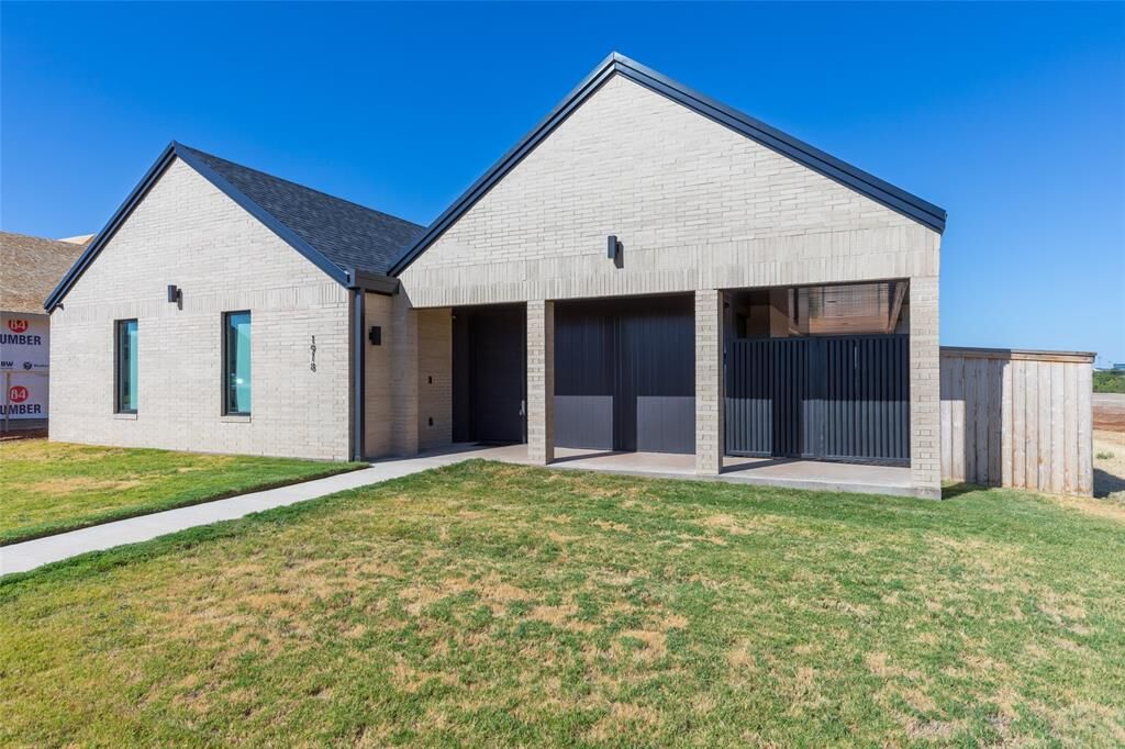 Property Photo: 1918 Appelt Road TX 79601