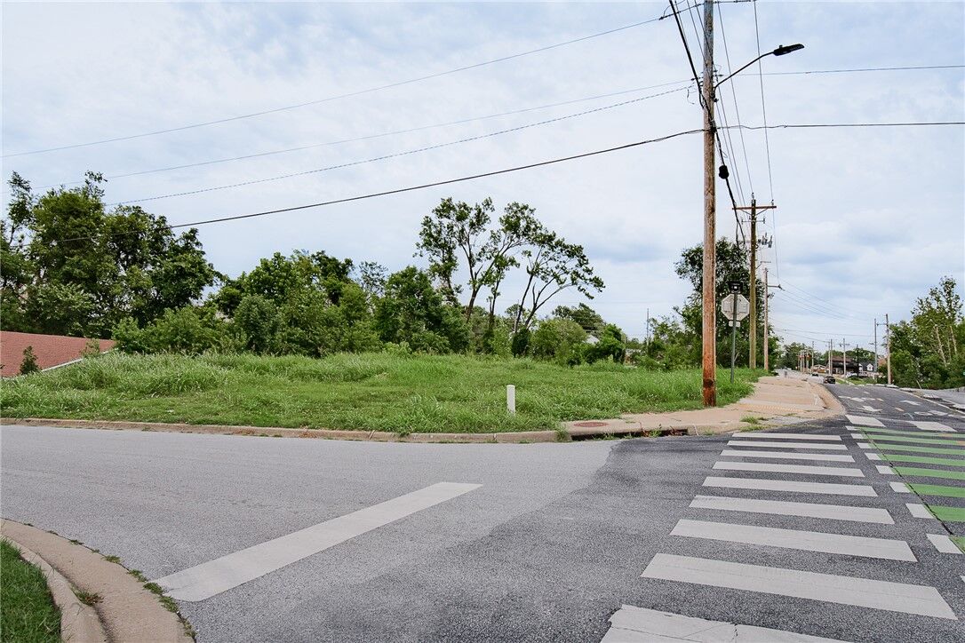Property Photo:  NW 3rd Street  AR 72712 