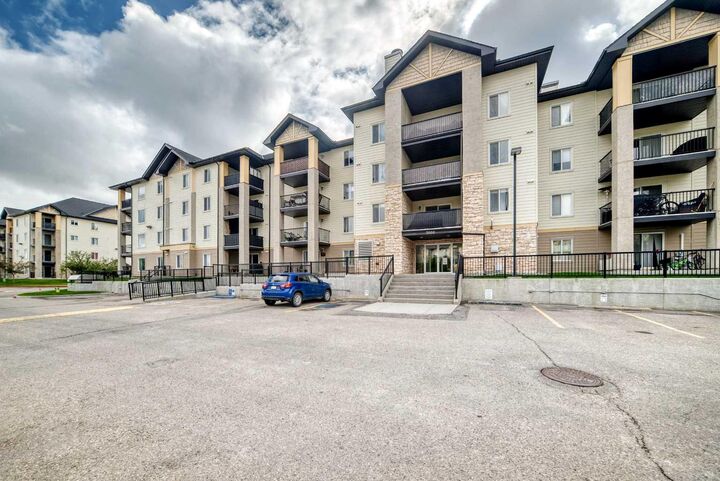 Property Photo:  304 Mackenzie Way SW 7205  AB T4B 3H7 