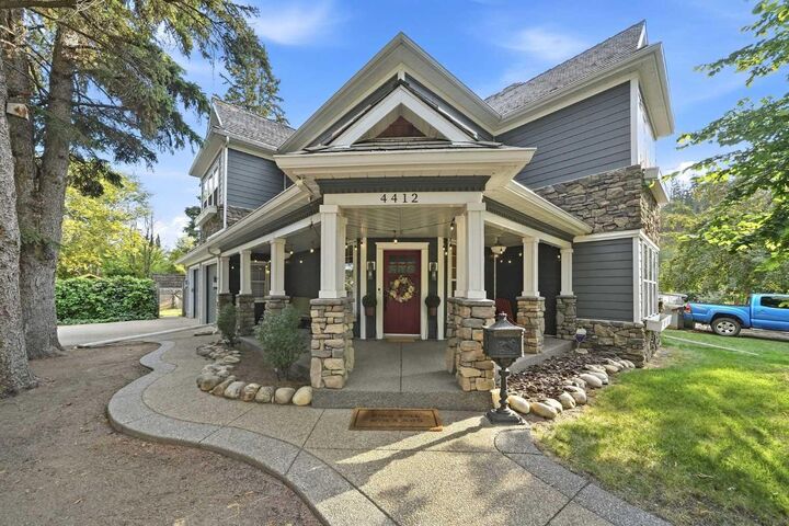 Photo de la propriété:  4412 51 Street  AB T4N 2A2 