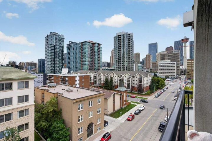 Property Photo: 108 15 Avenue SE 707 AB T2G 5R9