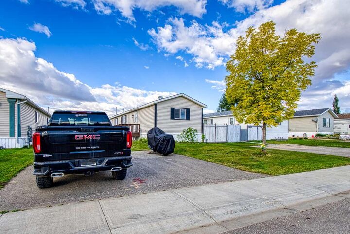 Property Photo:  10842 96 Street  AB T0H 3C0 