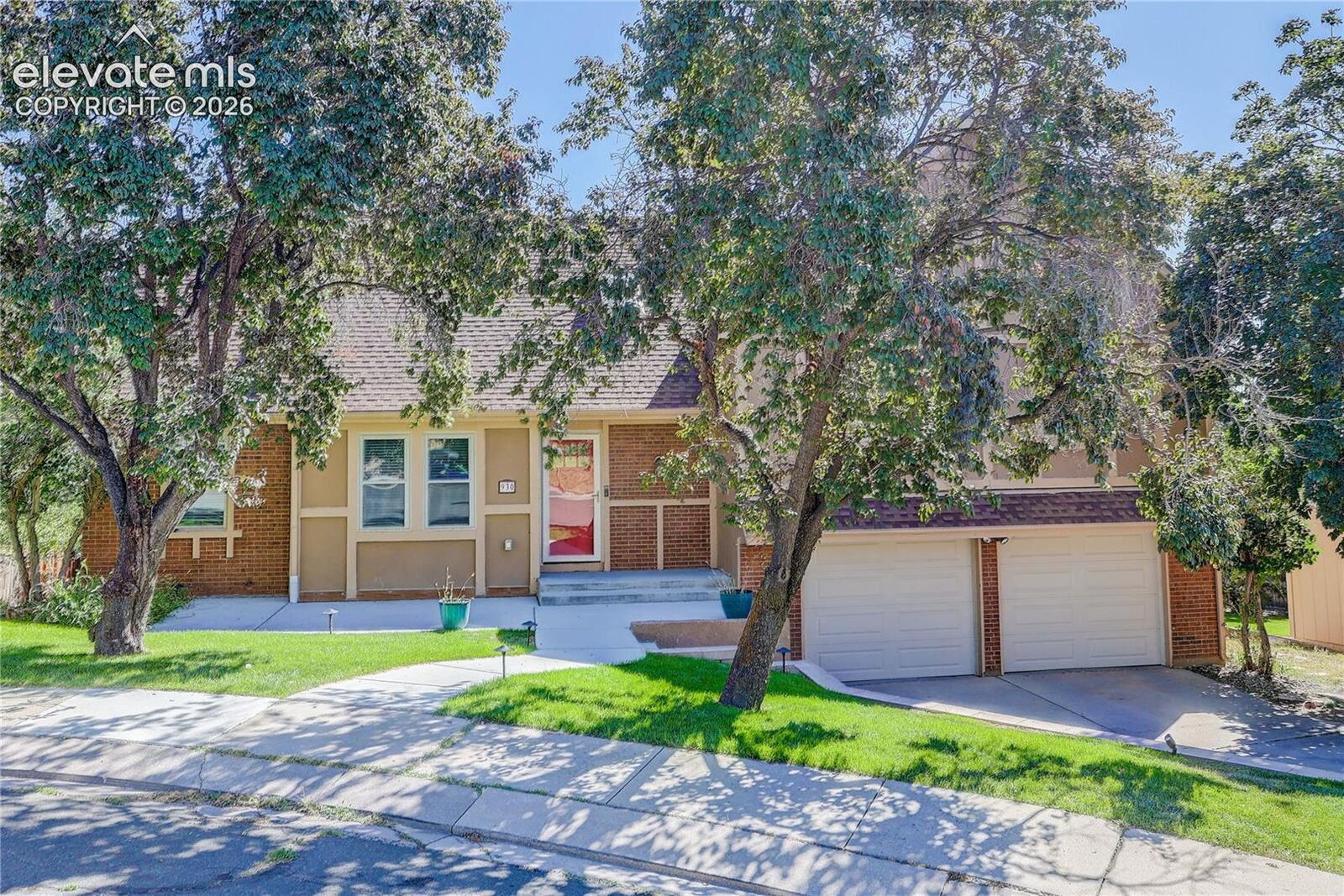Property Photo:  930 Flying Eagle Place  CO 80919 