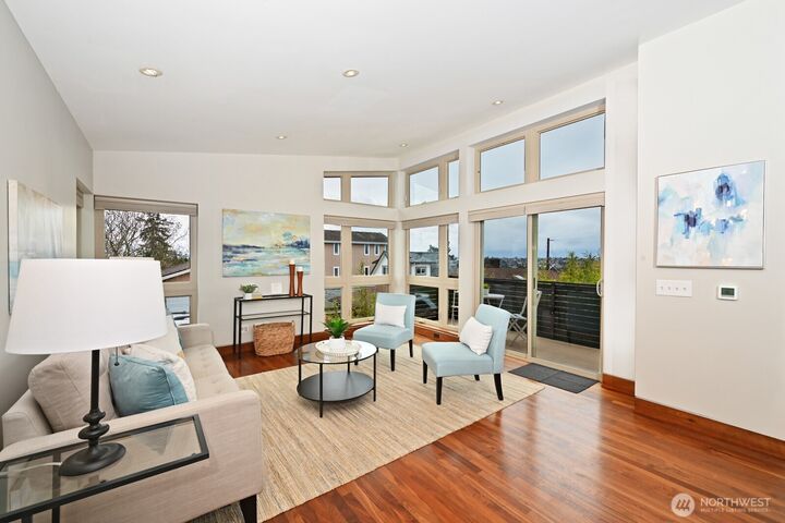 Property Photo: 8218 2nd Avenue NE #B WA 98115