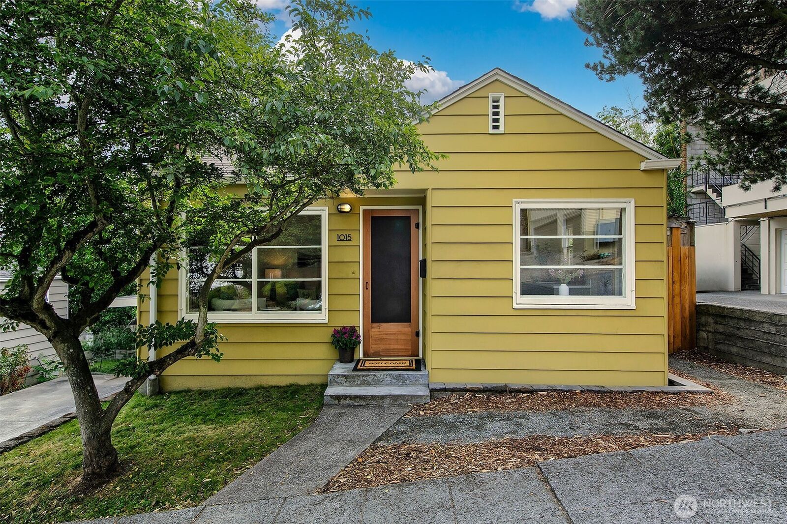 Property Photo: 1015 N 40th Street WA 98103