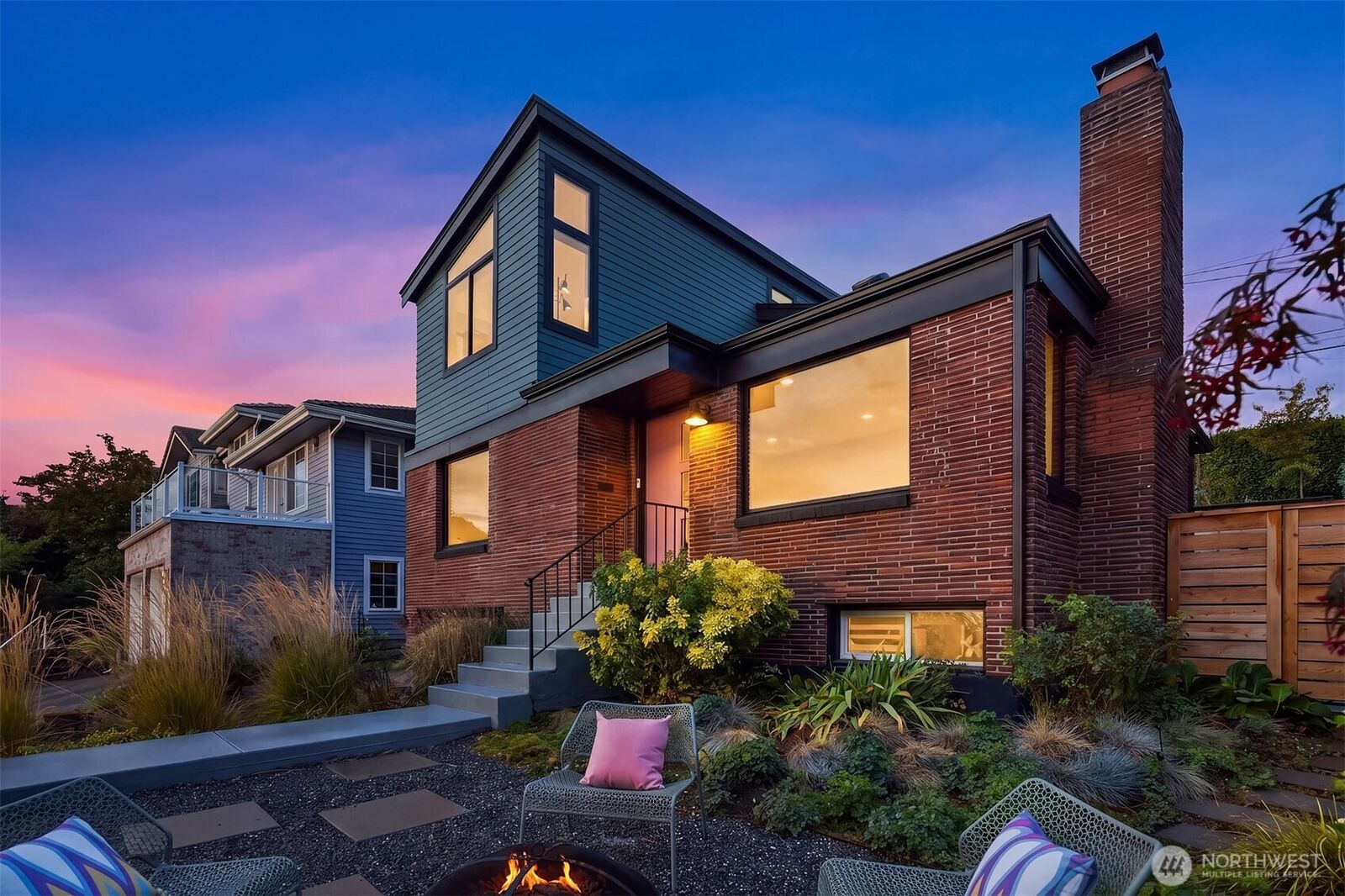 Property Photo: 4002 12th Avenue S WA 98108