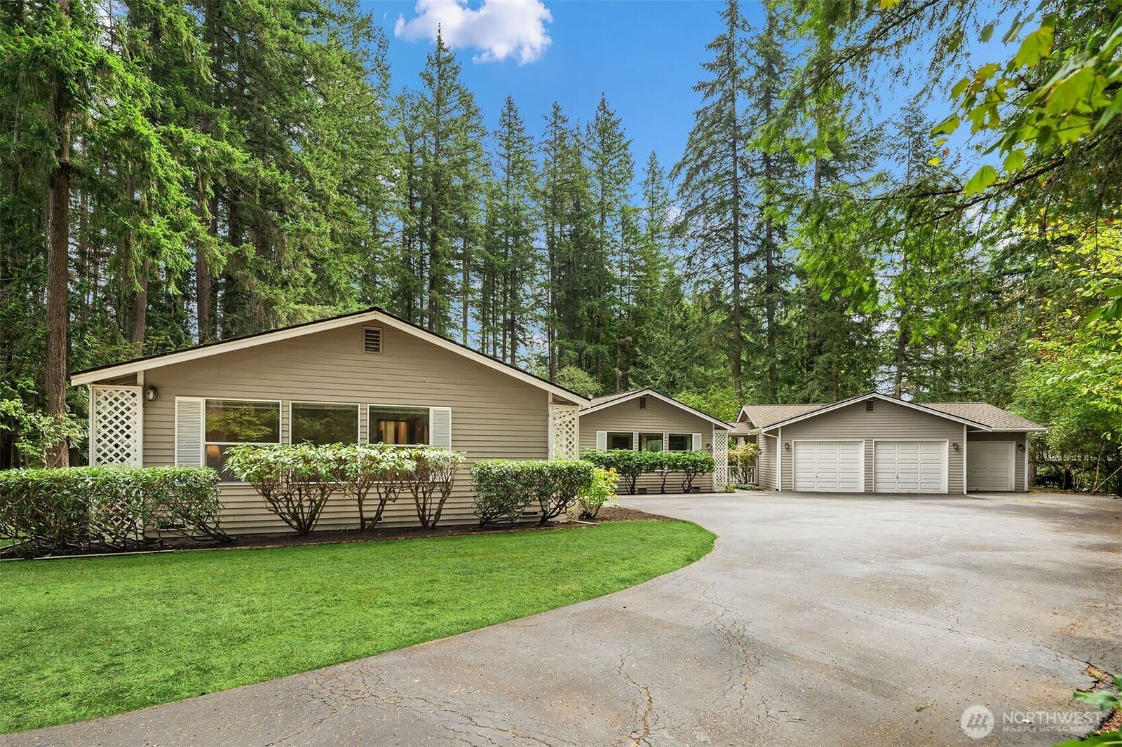 Property Photo:  15955  Avondale Road NE  WA 98072 