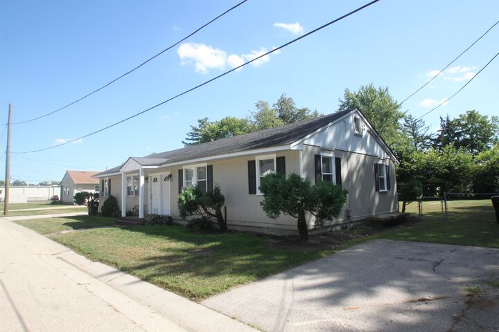 Property Photo:  1215 42nd Avenue  IL 61109 