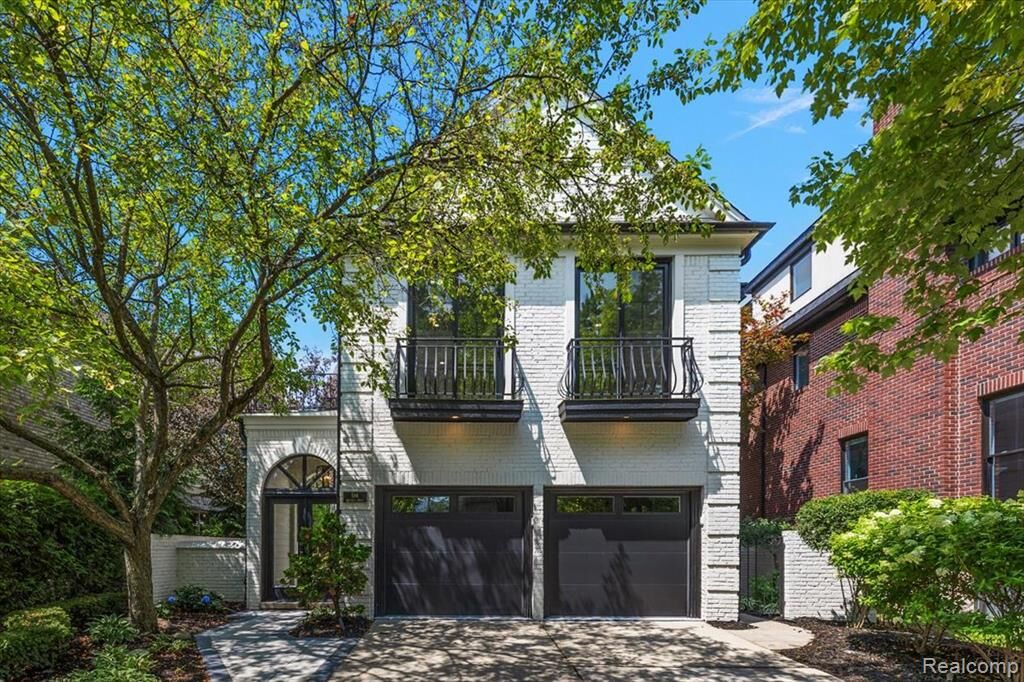 Property Photo:  596 Henrietta Street  MI 48009 