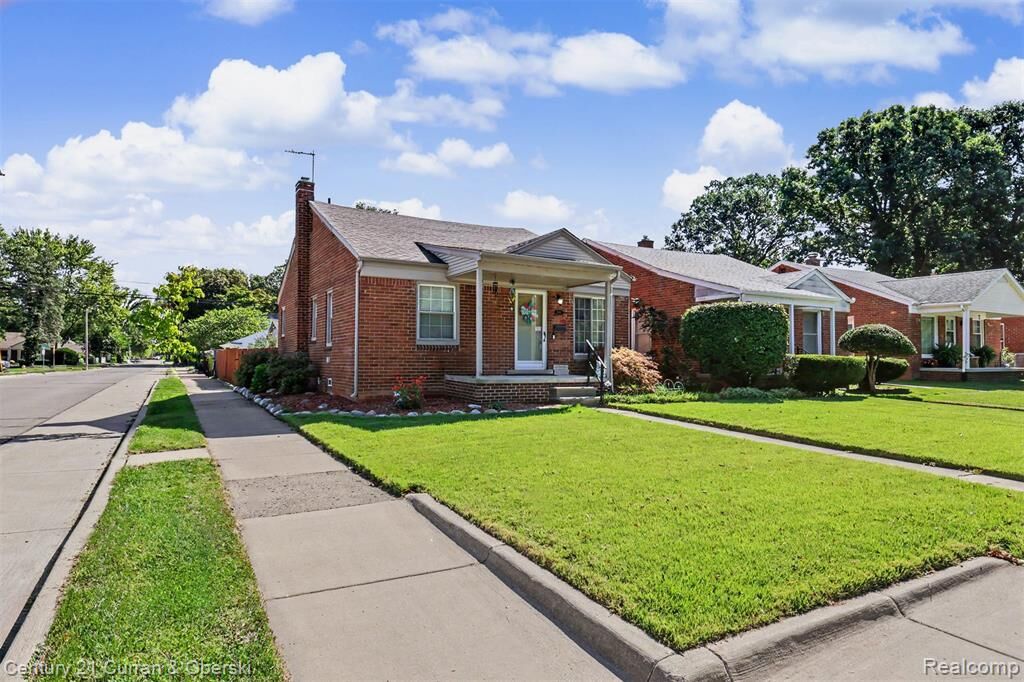 Property Photo:  2903 Cornell Street  MI 48124 