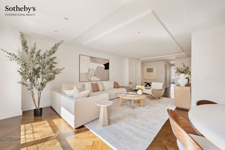 Property Photo:  166 E 61st Street 11F  NY 10065 
