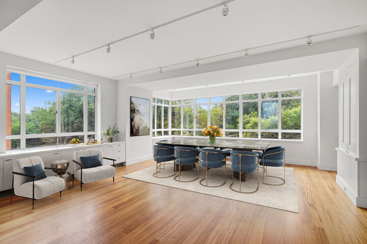 Property Photo:  25 Central Park W 5Q/4P  NY 10023 
