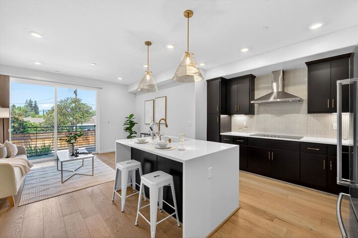Property Photo: 827 Redberry Way CA 95117