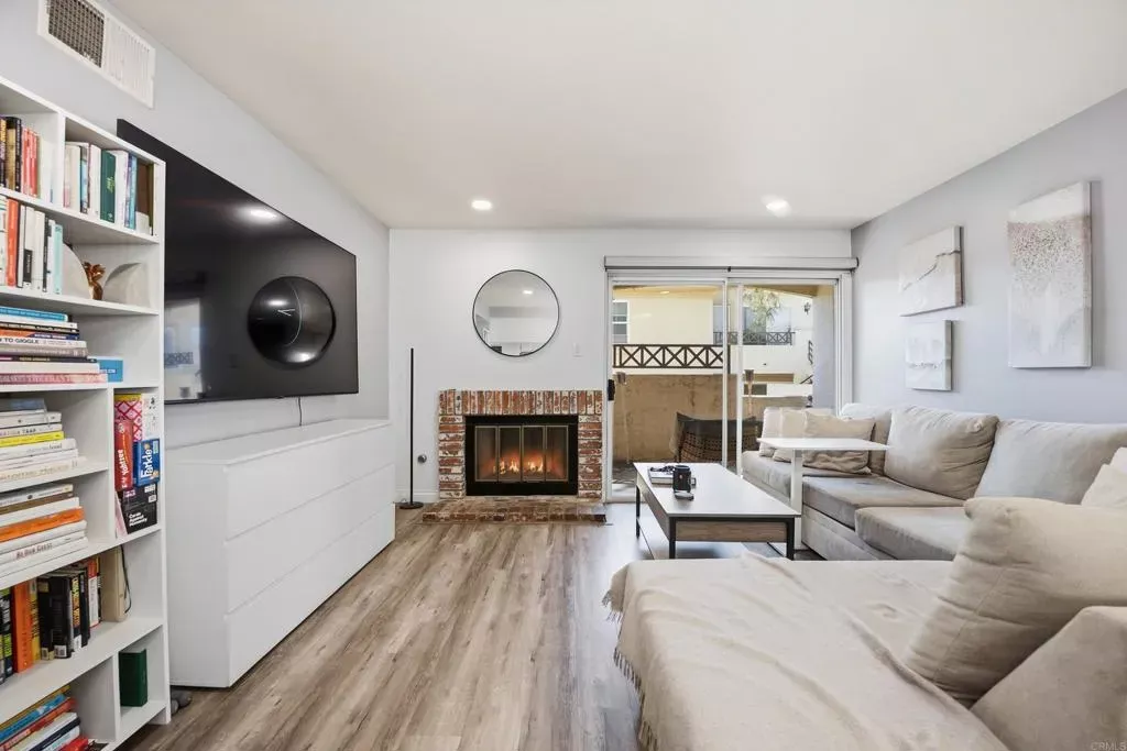 Property Photo:  2035 Lakeridge Circle 102  CA 91913 