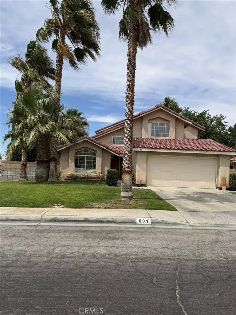 Property Photo: 601 Esther CA 93535