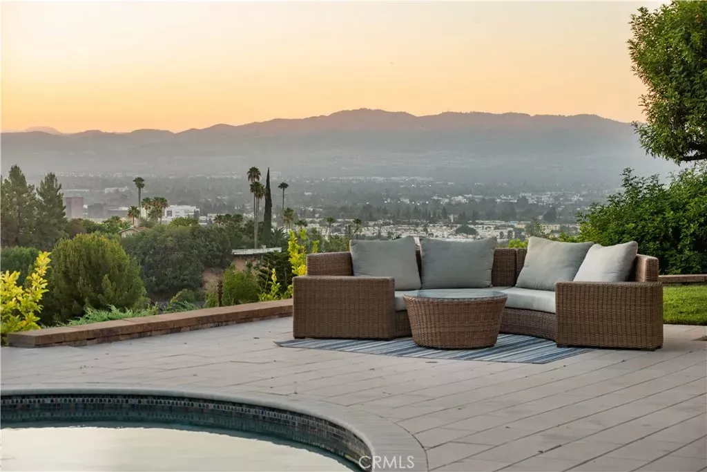 Property Photo:  4347 Coronet  CA 91316 