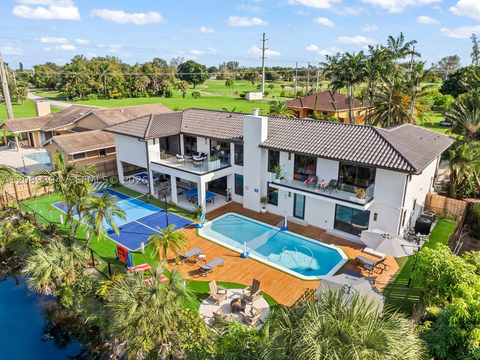 Property Photo:  7015 N Augusta Dr 1  FL 33015 