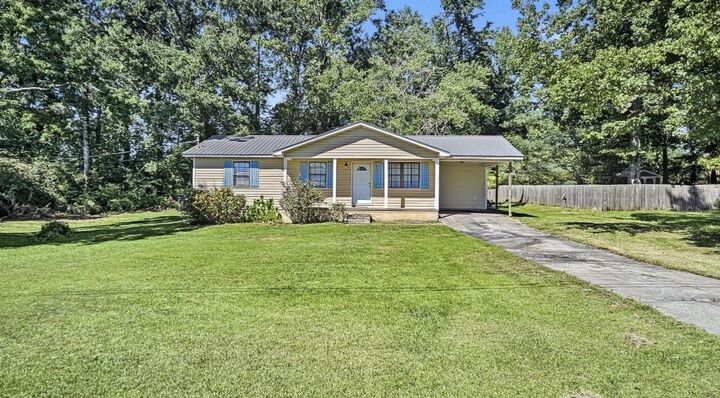 Property Photo:  125 Sycamore Ln  AL 35120 
