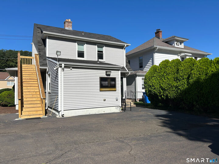 Property Photo:  2561 Whitney Avenue  CT 06518 