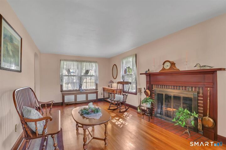 Property Photo: 215 Oak Street CT 06040