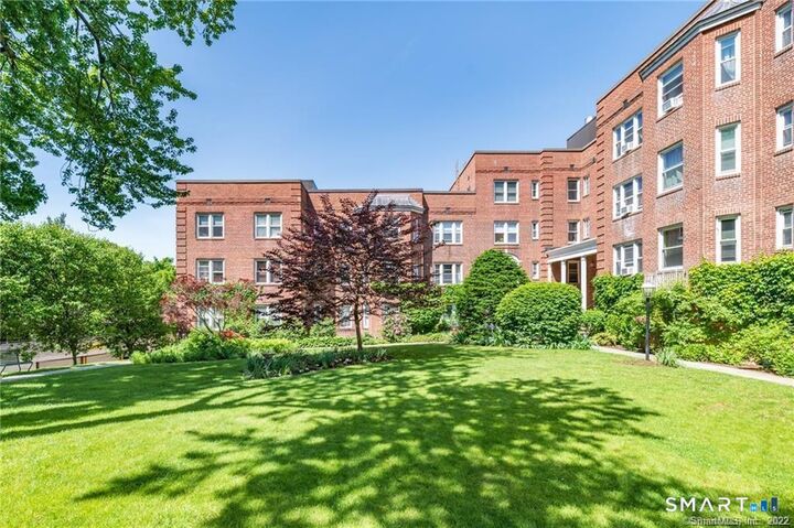 Property Photo:  70 Strawberry Hill Avenue 5-2A  CT 06902 