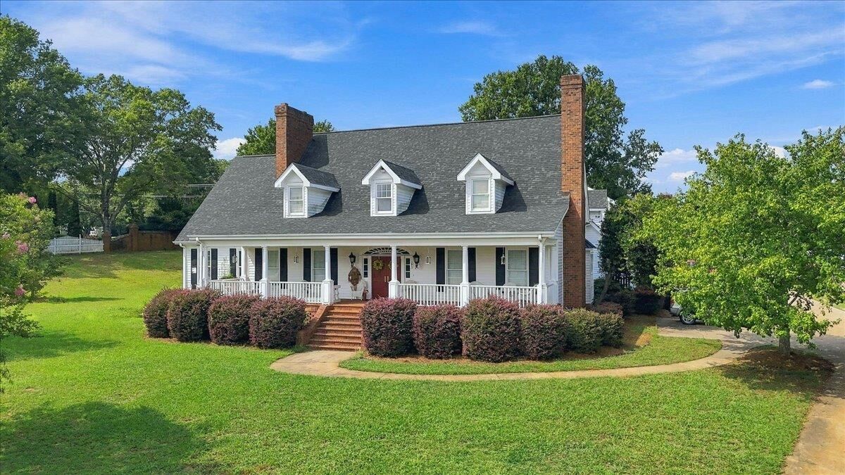 Property Photo: 105 Marshland Lane SC 29650