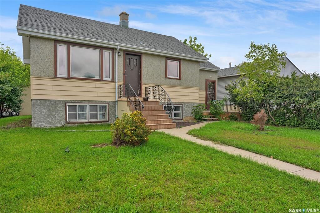 Property Photo:  2046 Fleury Street  SK S4N 2L9 