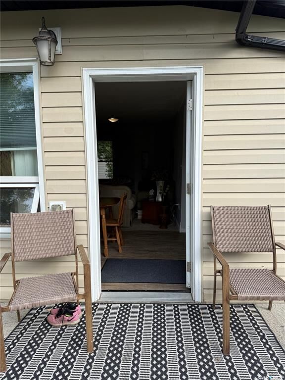 Property Photo:  319 6th Avenue E  SK S0A 2P0 