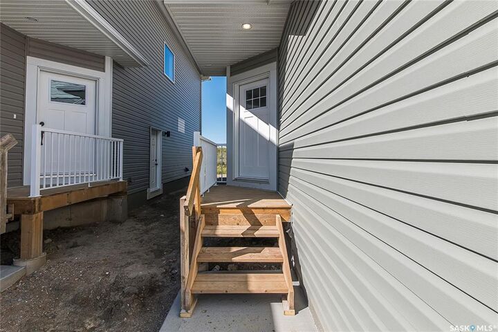 Property Photo:  563 Traeger Manor  SK S7V 1Z8 