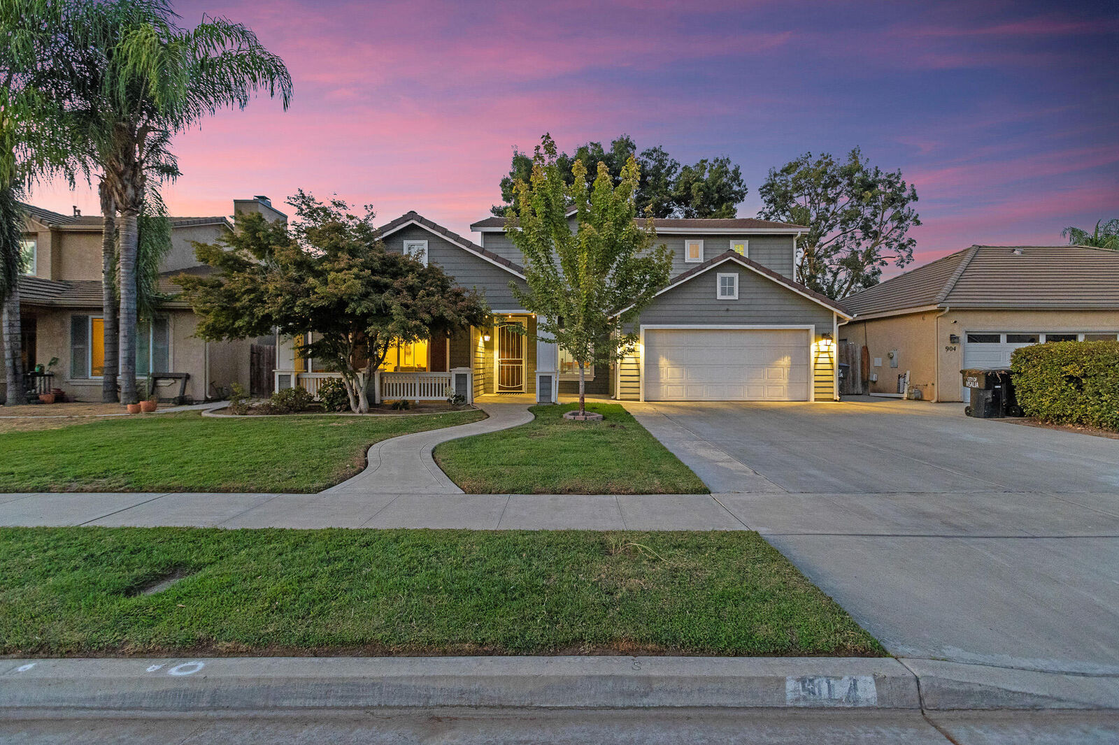 Property Photo:  914 W Russell Avenue  CA 93277 