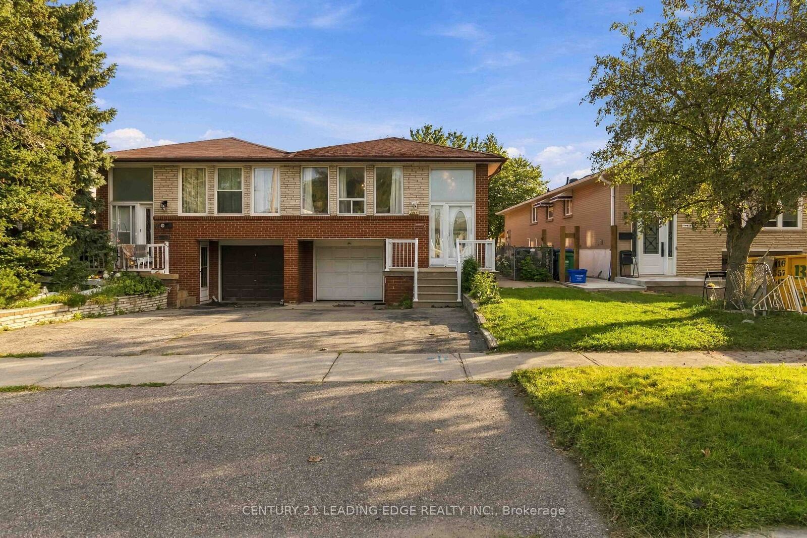 Property Photo: 3441 Anneliese Avenue ON L4Y 3E1