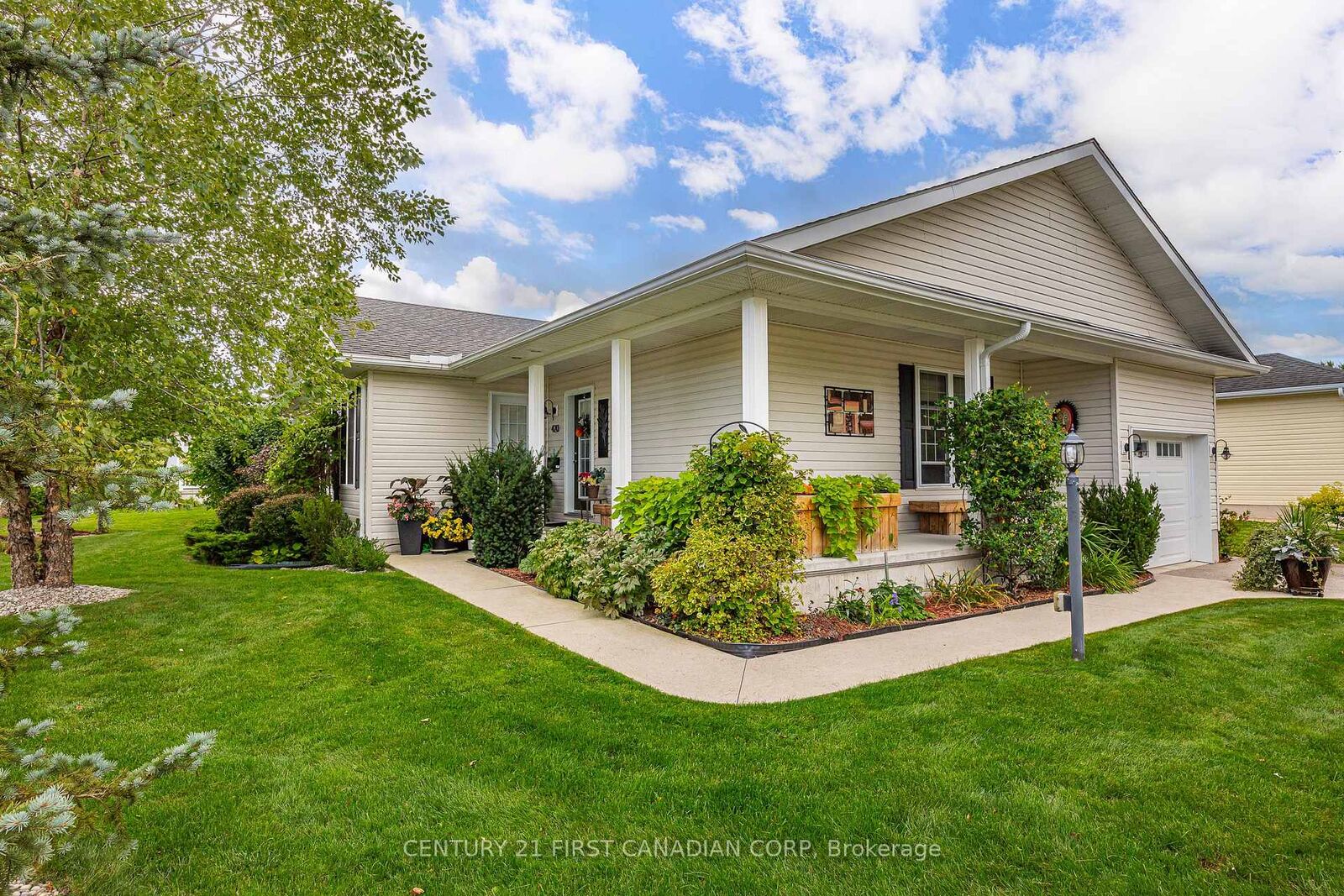 Property Photo: 420 Shannon Boulevard ON N0M 1T0