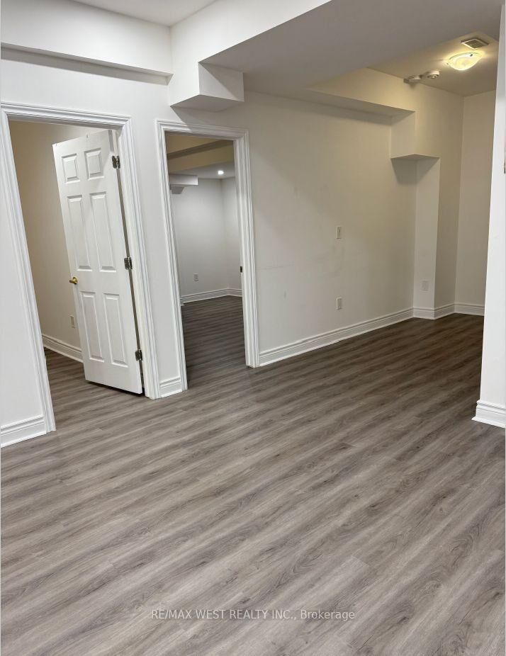 Property Photo:  1805 Emberton Way  ON L9S 0N4 