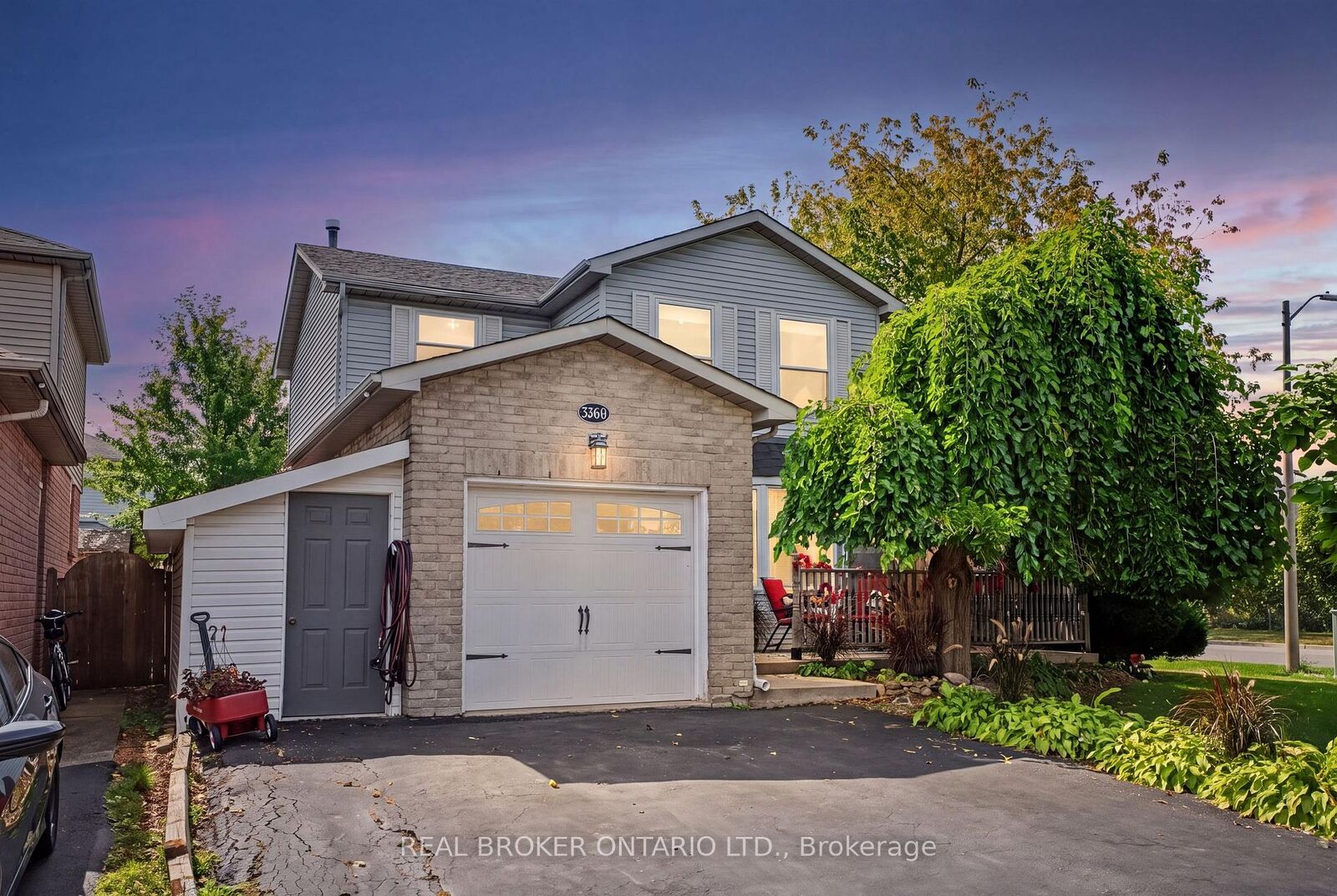 Property Photo:  3260 Woodcroft Crescent  ON L7M 3K9 