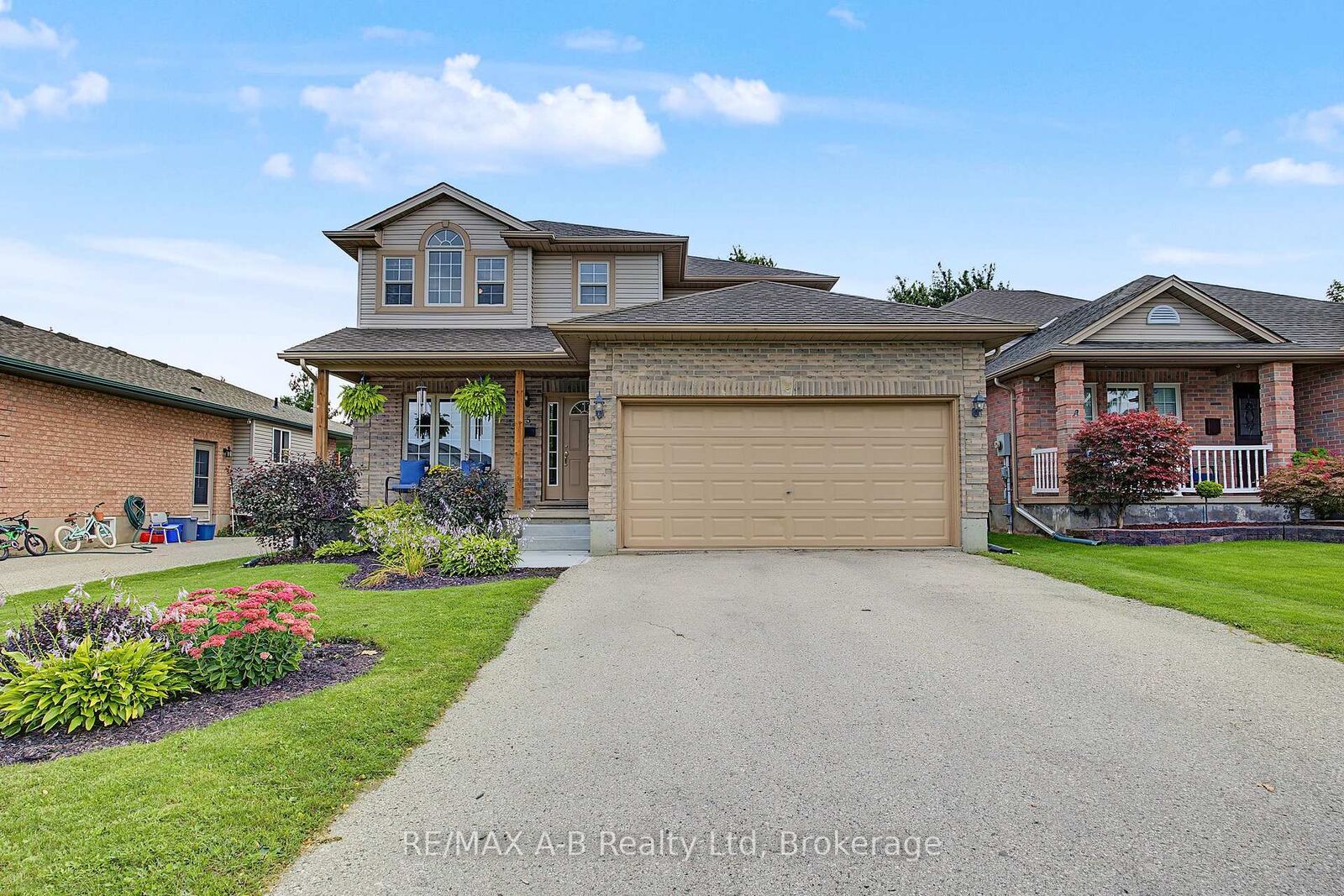 Property Photo:  15 Cook Crescent  ON N5R 6J3 