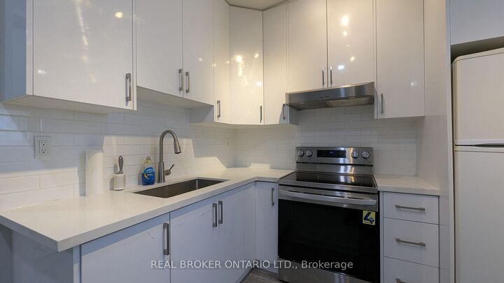 Property Photo:  157 Main Street 3  ON M4E 2Z5 