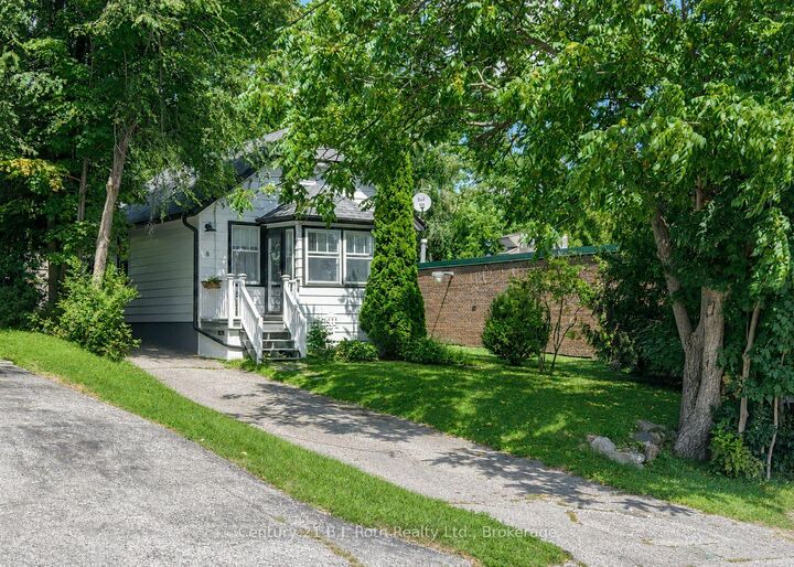 Property Photo:  8 Dunn Avenue  ON L3V 2N9 