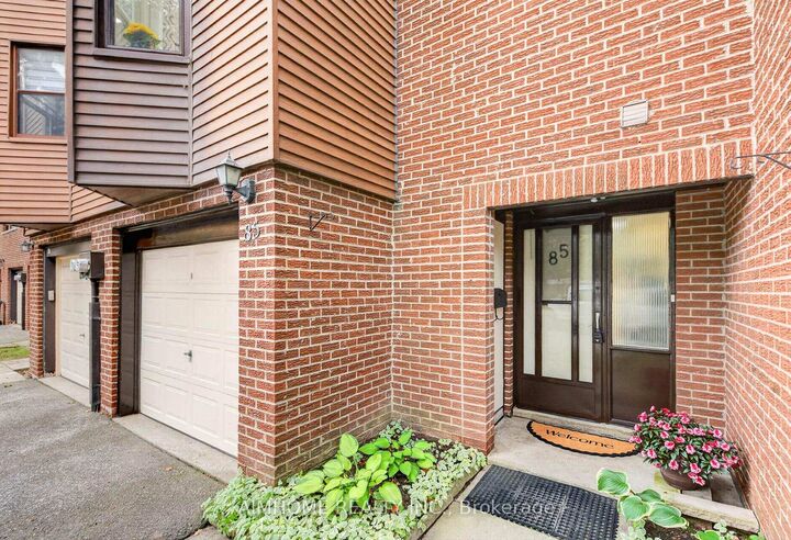 Property Photo:  85 Song Meadoway N/A  ON M2H 2T9 