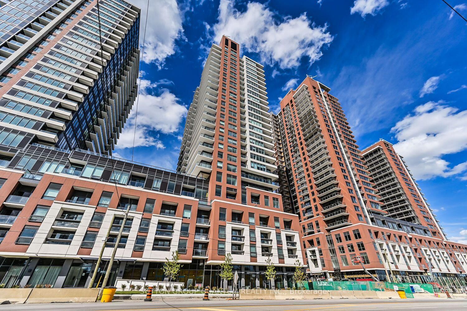 Property Photo:  4010 Eglinton Avenue W 1821  ON M9A 0G5 